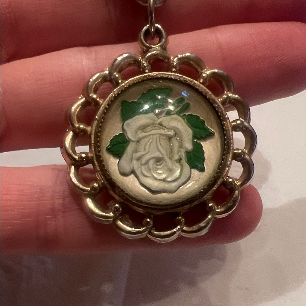 Vintage Reverse Painted Rose Pendant Bracelet 🌹